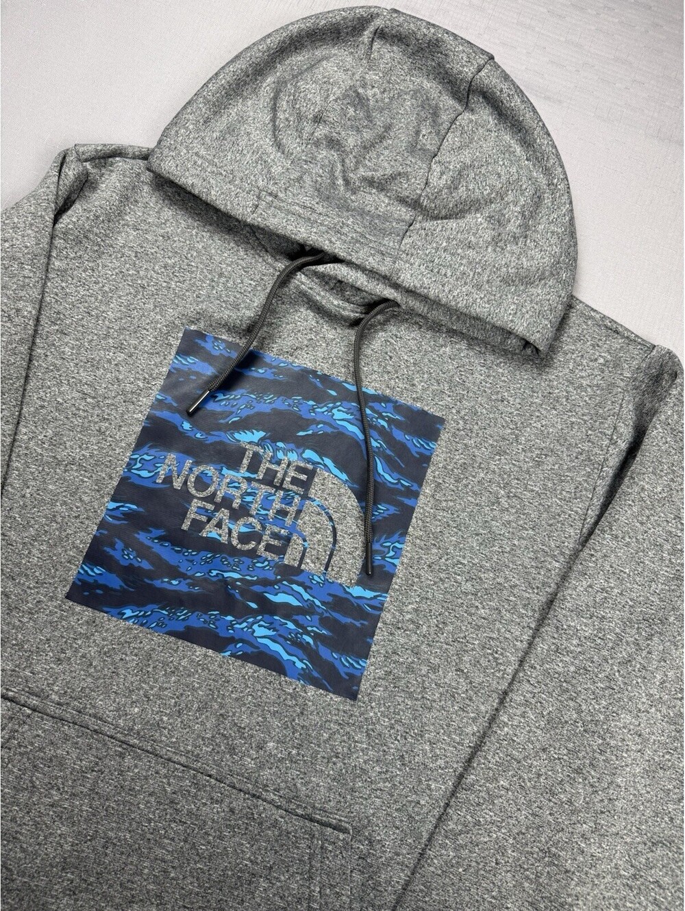 The North Face Hoodie Men’s Medium‎ Gray Blue Graphic Logo Pullover Sweatshirt M